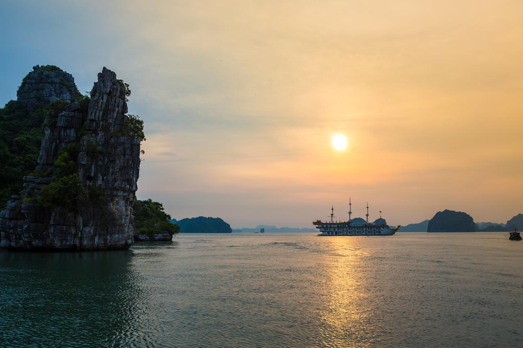 Отель Dragon Legend Cruise Халонг Экстерьер фото